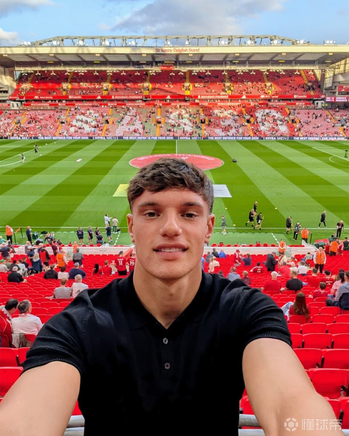 利物浦观众热烈欢呼!,费德勒迎来十五赛季出色发挥热度持续攀升的简单介绍 利物浦观众热烈欢呼!,费德勒迎来十五赛季出色发挥热度持续攀升的简单介绍