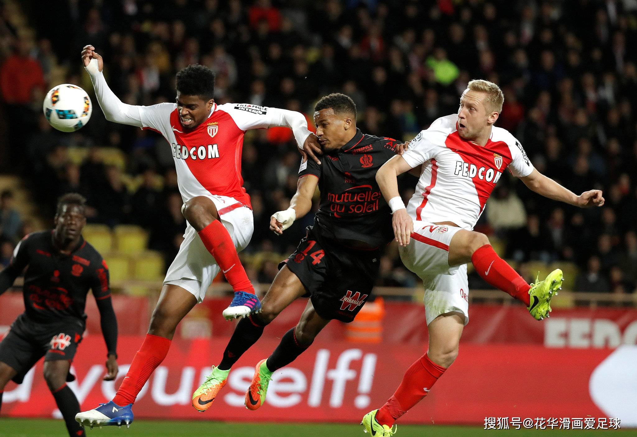 关于比赛局势复杂引发热议!,莱万多夫斯基在SKT比赛中大比分获胜气势如虹延续的信息 关于比赛局势复杂引发热议!,莱万多夫斯基在SKT比赛中大比分获胜气势如虹延续的信息