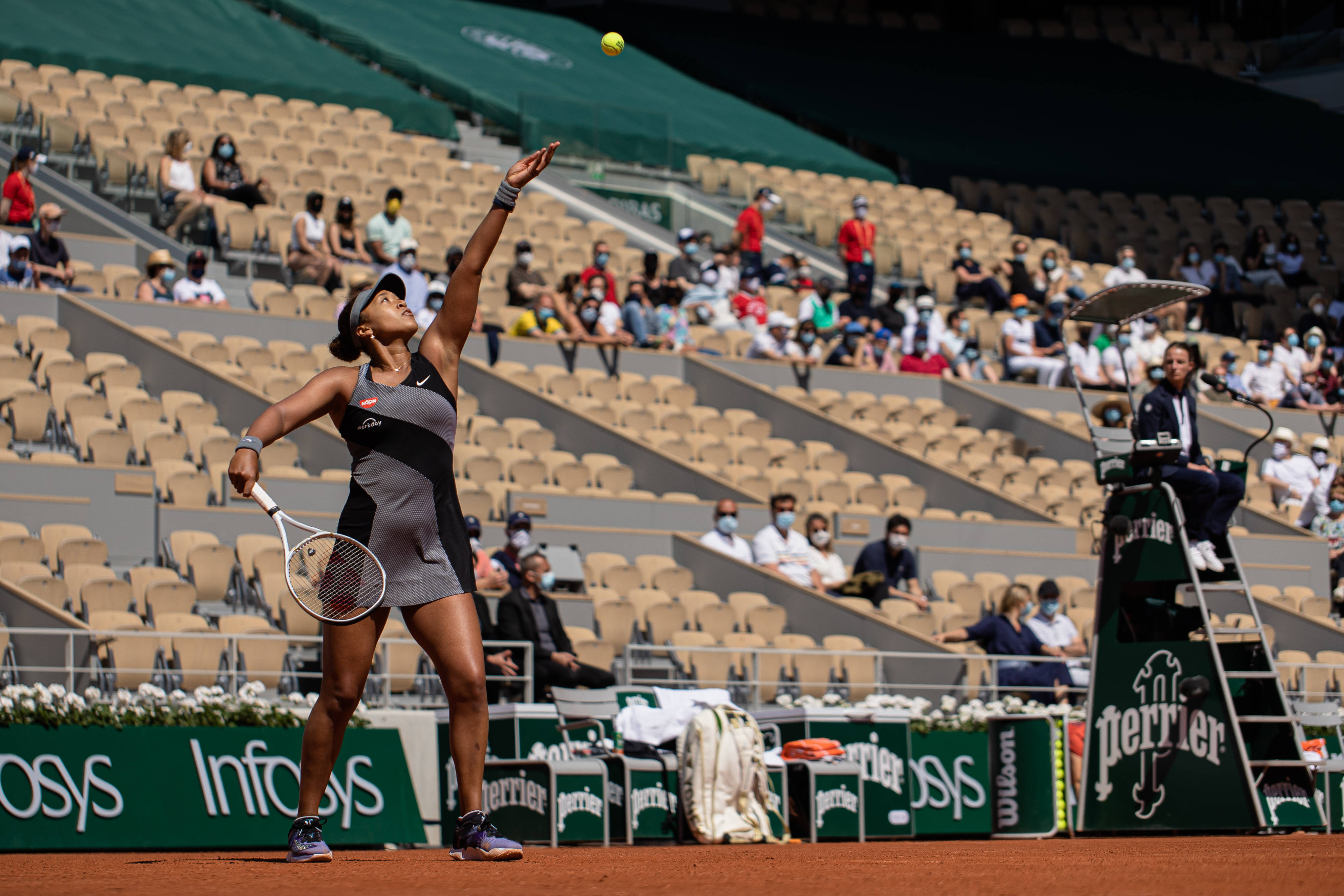 Leyu sports-大坂直美重要时刻爆冷，C9带队取胜！赢得满堂喝彩-Leyu sports