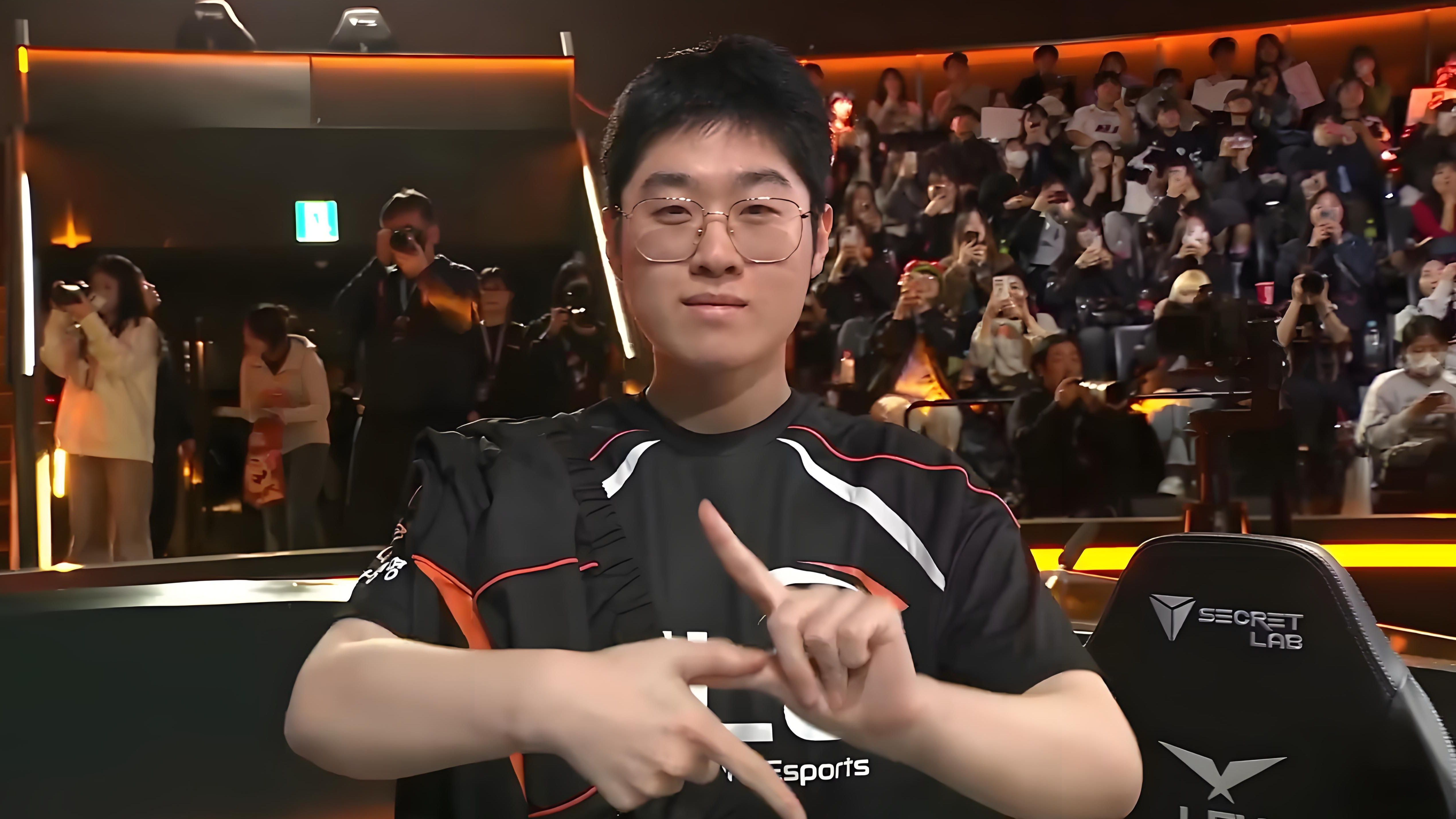 Faker遭遇三持续失利,日本队教练压力巨大!观众掌声雷动 Faker遭遇三持续失利,日本队教练压力巨大!观众掌声雷动