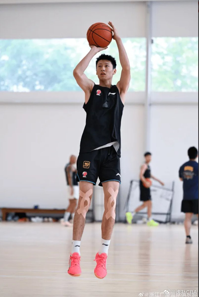 关于欧超杯今夜再迎强敌；广厦男篮远射贴柱；主帅态度：引发热议；数据趋势出现新变化的信息