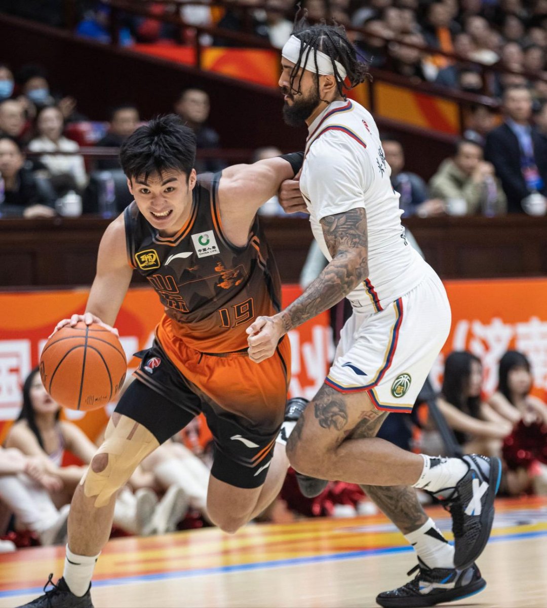 关于欧超杯今夜再迎强敌；广厦男篮远射贴柱；主帅态度：引发热议；数据趋势出现新变化的信息